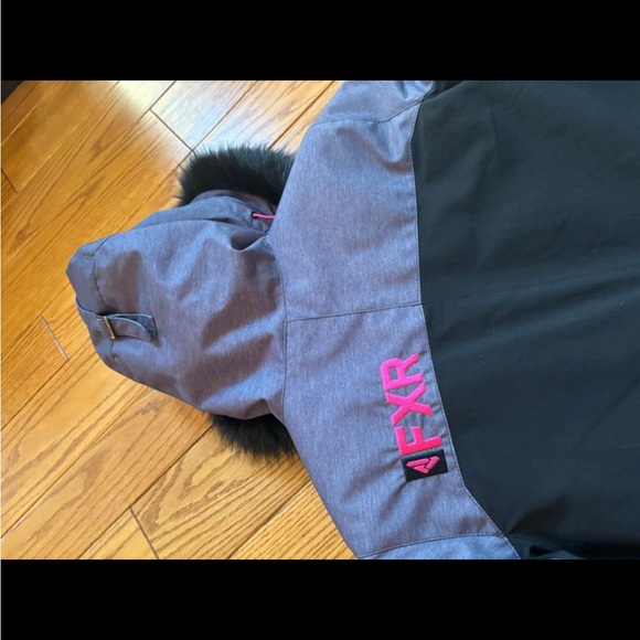 Women’s Size 4 FXR Svalbard Parka - Picture 8 of 8